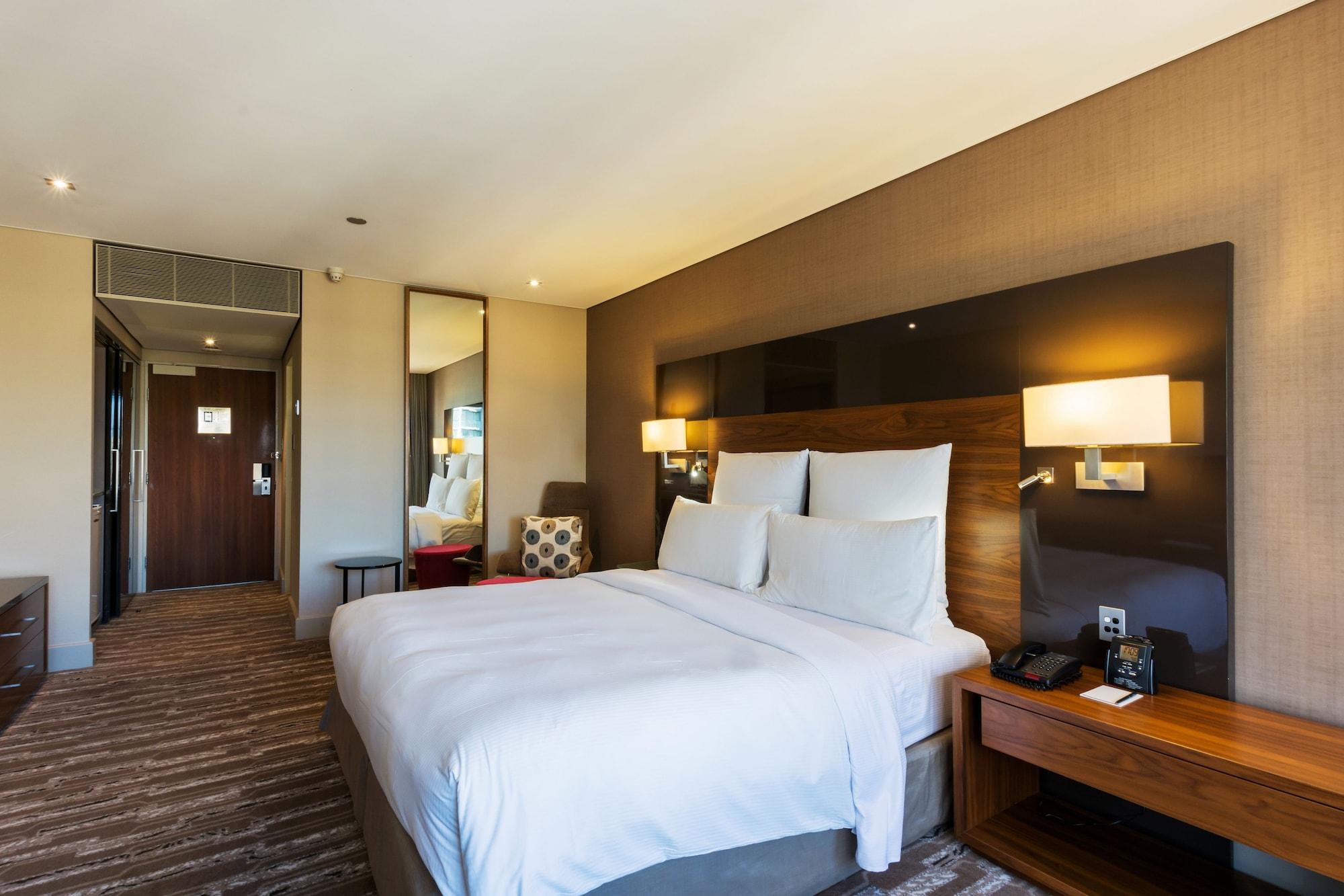 힐튼 브리즈번 외부 사진 A room at the Hilton London Heathrow