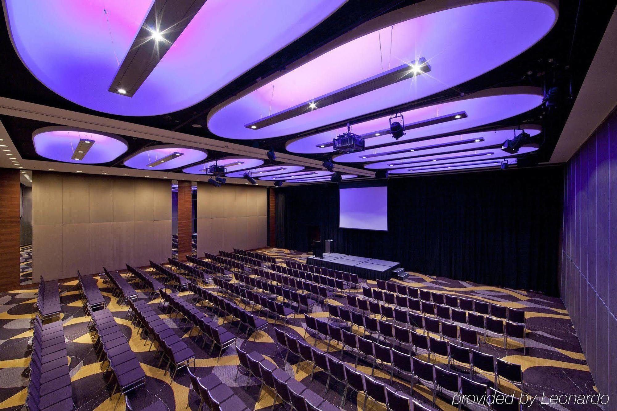 힐튼 브리즈번 외부 사진 The Auditorium