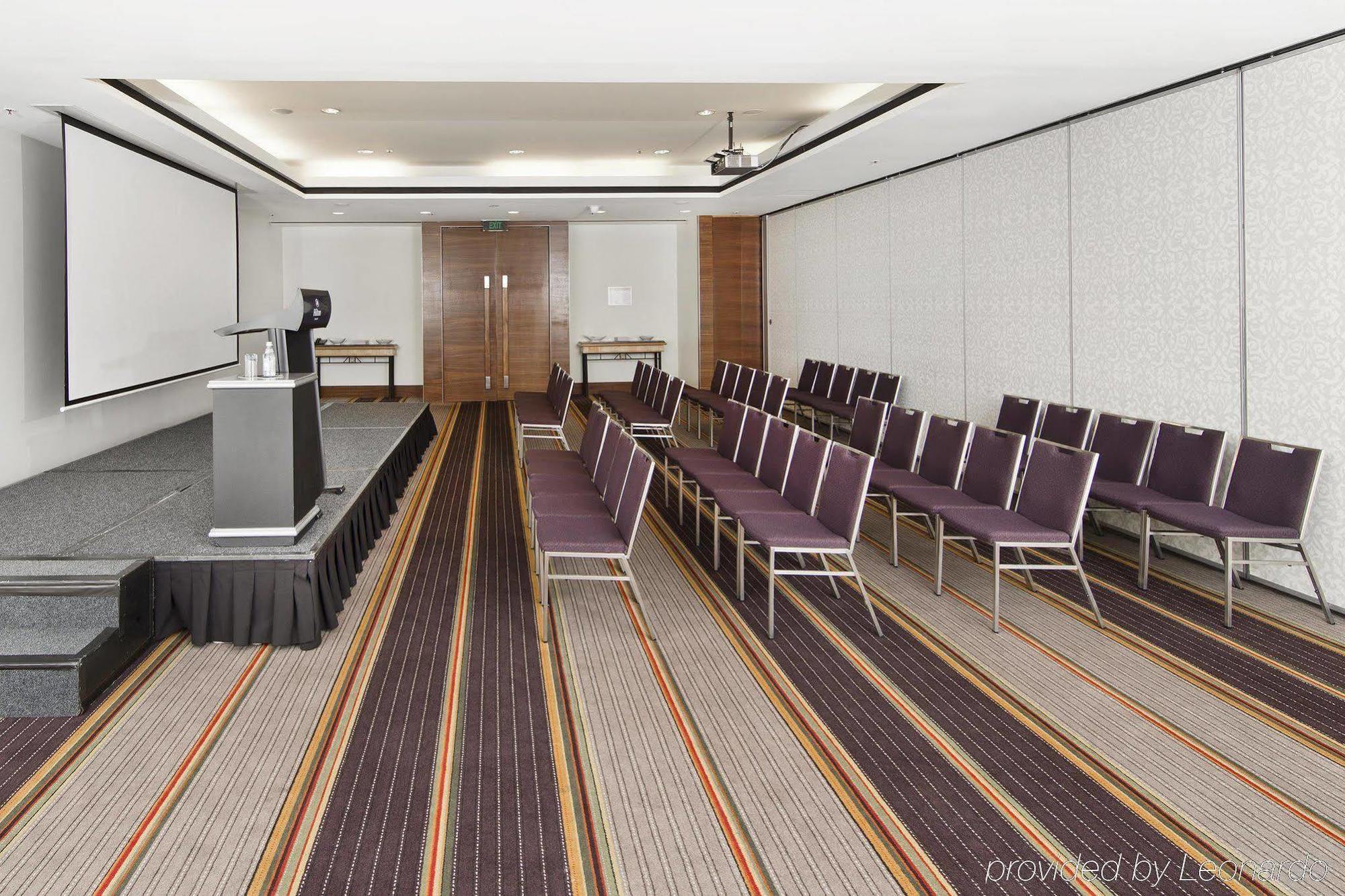 힐튼 브리즈번 외부 사진 A typical meeting room
